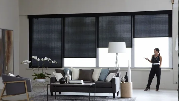 Persiana Kiara Anthracite en ambiente